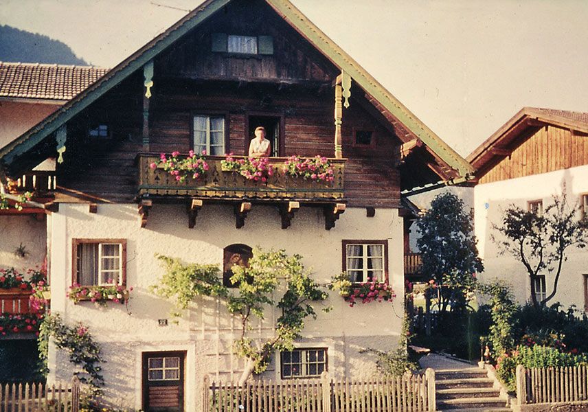 Altes Saringerhaus mit dem Madonnenbild, im Giebelzimmer wohnte Nikolaus Rainer