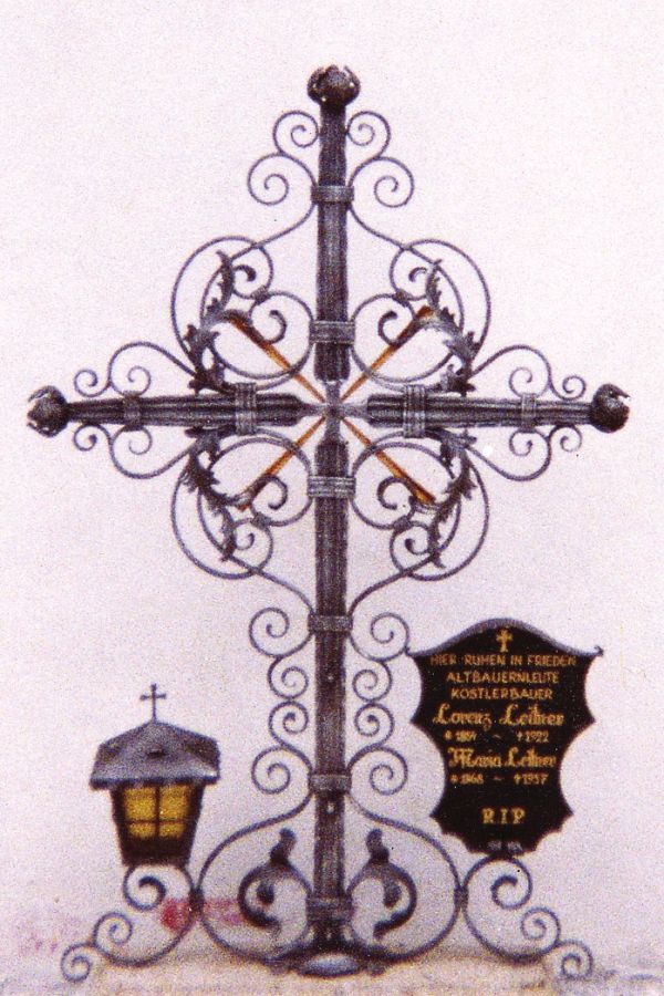 Grabkreuze von Adolf Dankl