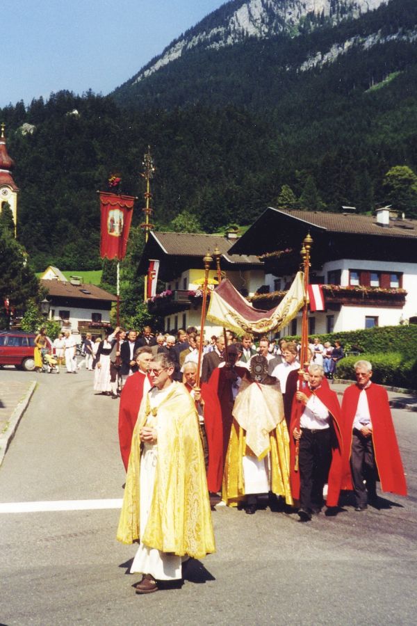 Maibaumaufstellen, Floriani, Himmelfahrt, | Unken