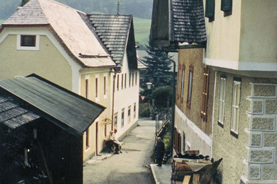 Das Ortnergassl vor dem letzten Umbau, links die Holzleg