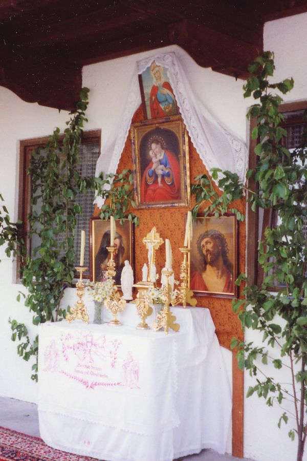 Altar vor dem Flatscherbauern Altar vor